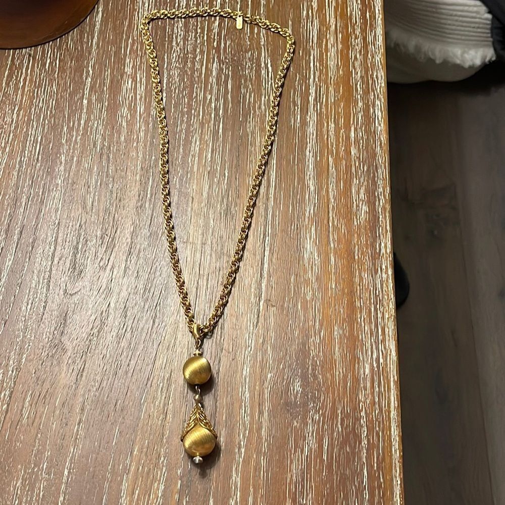 Beautiful vintage chunky Monet gold long necklace. Great condition.